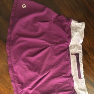 Lululemon skirt with no tags. ***Please Note - Edit…it’s a size 6. Precious!